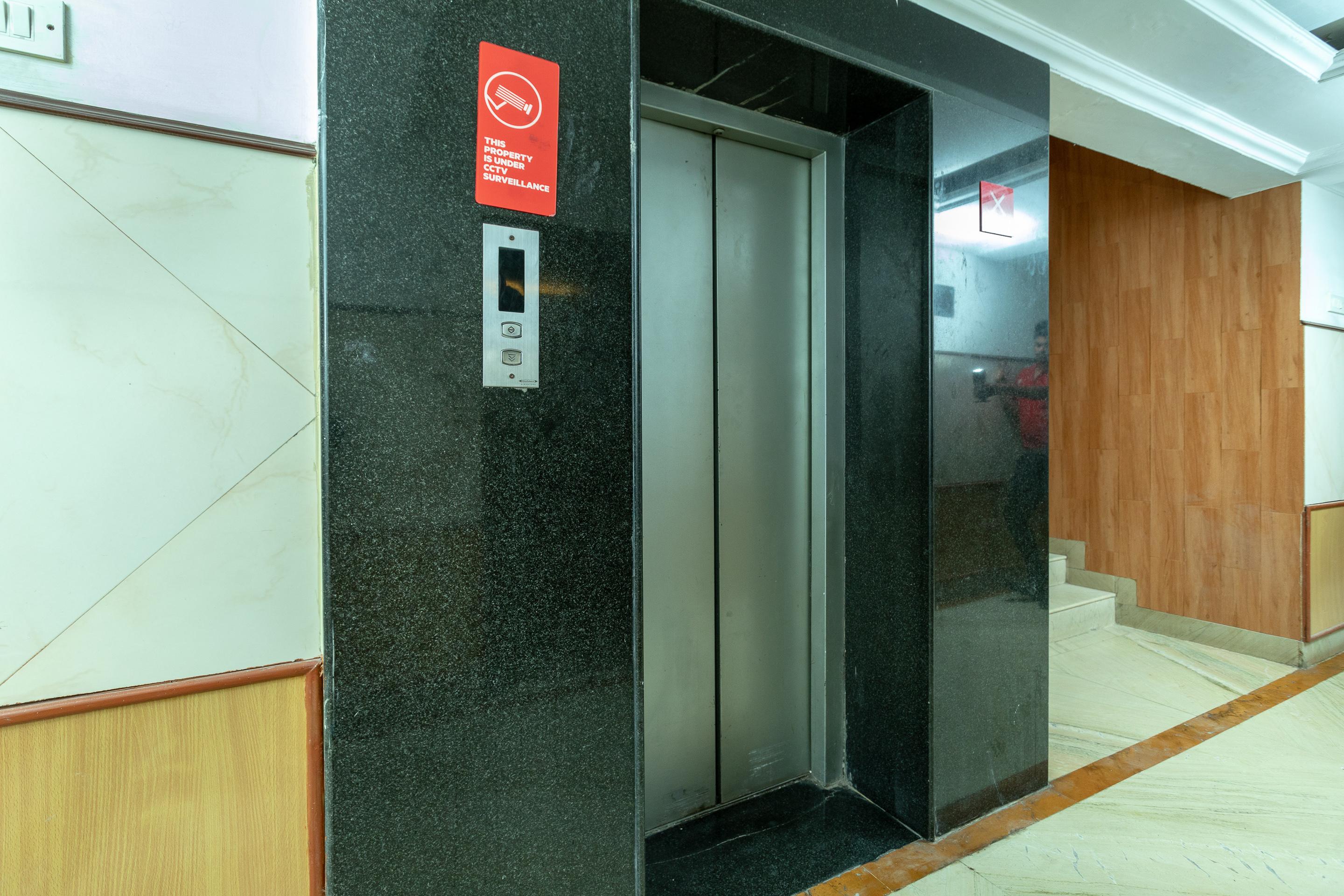 Hotel Fabexpress Marigold I Nuova Delhi Esterno foto