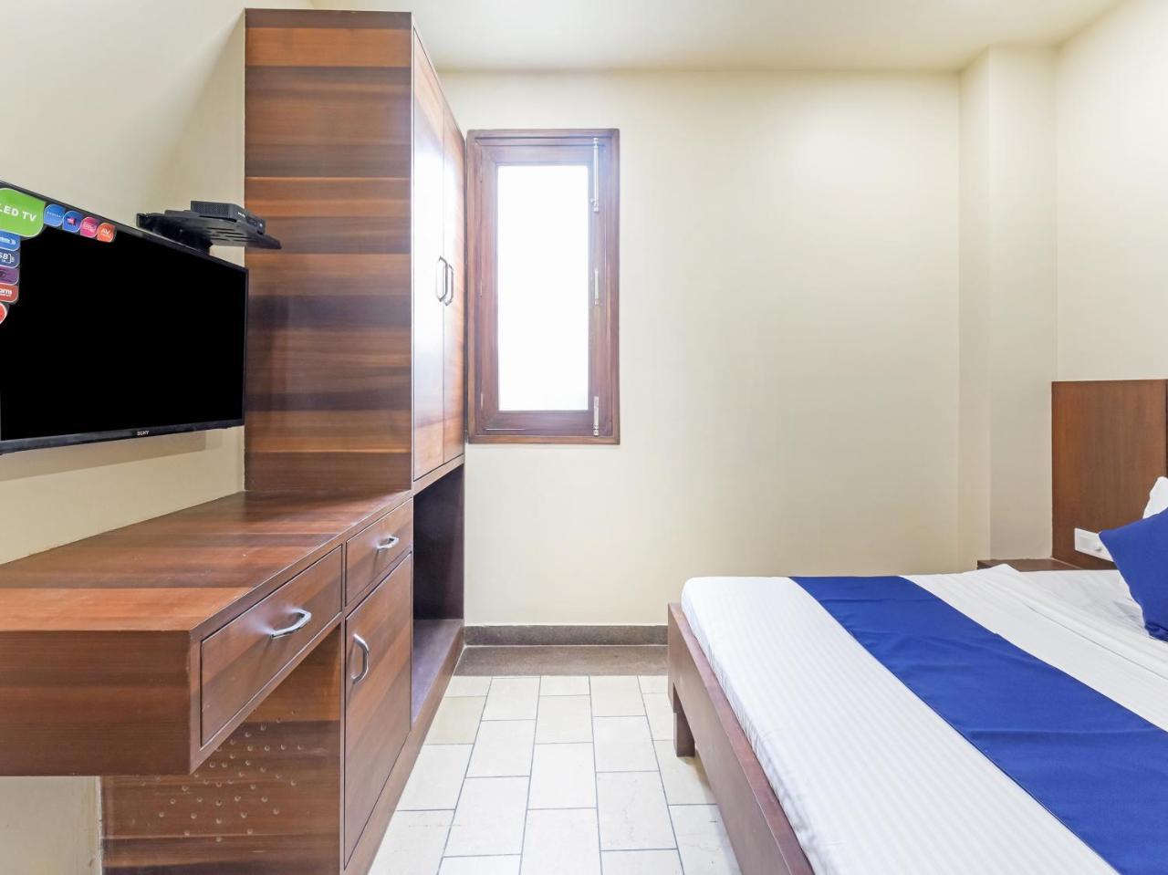 Hotel Fabexpress Marigold I Nuova Delhi Esterno foto