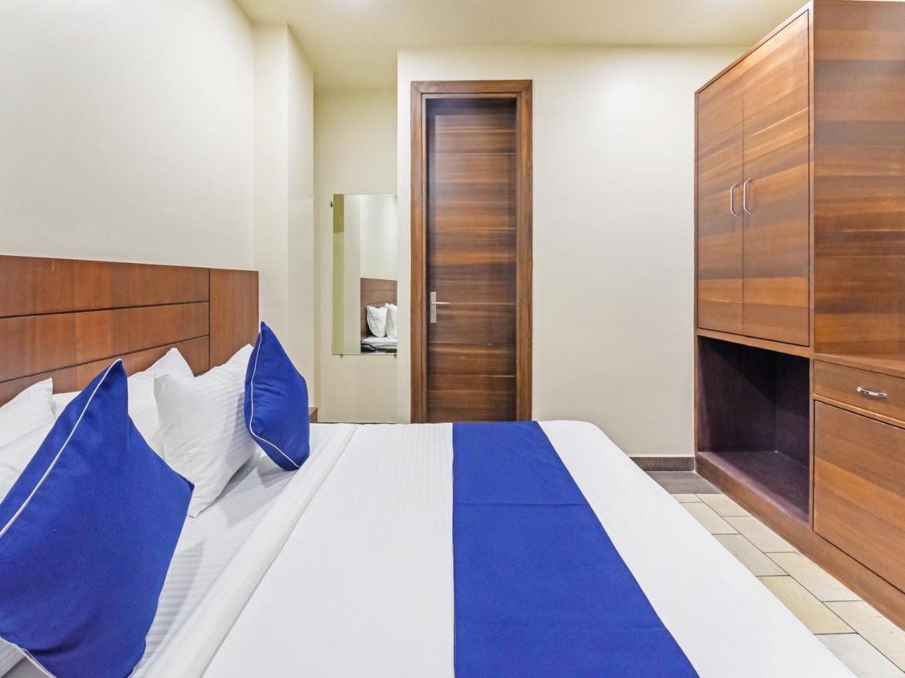 Hotel Fabexpress Marigold I Nuova Delhi Esterno foto