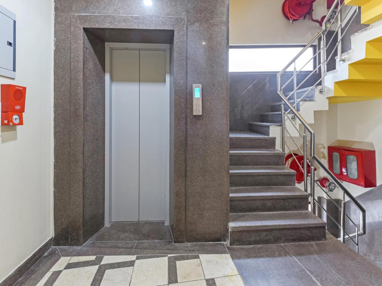 Hotel Fabexpress Marigold I Nuova Delhi Esterno foto