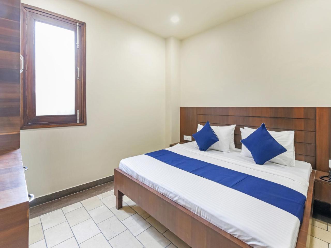 Hotel Fabexpress Marigold I Nuova Delhi Esterno foto