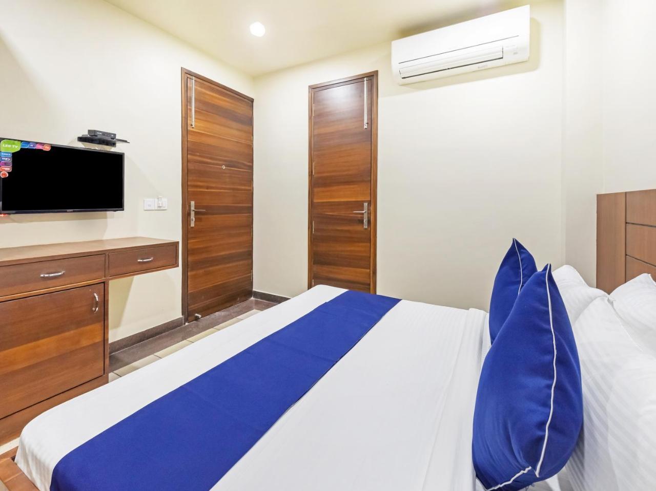 Hotel Fabexpress Marigold I Nuova Delhi Esterno foto