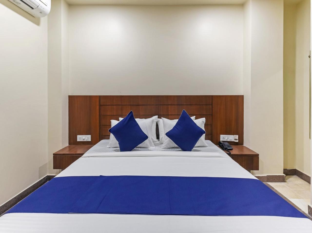 Hotel Fabexpress Marigold I Nuova Delhi Esterno foto