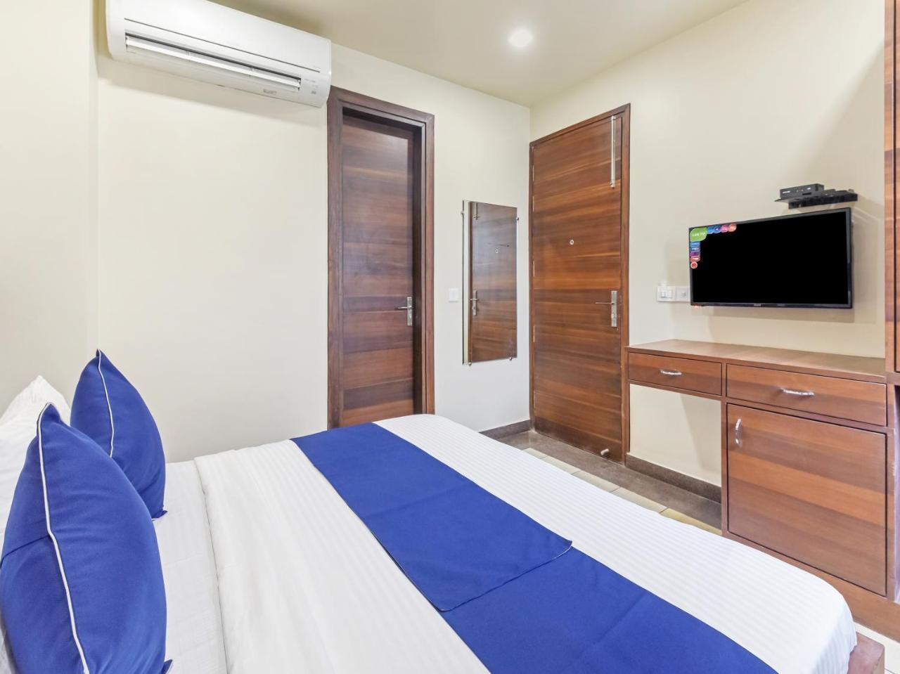 Hotel Fabexpress Marigold I Nuova Delhi Esterno foto