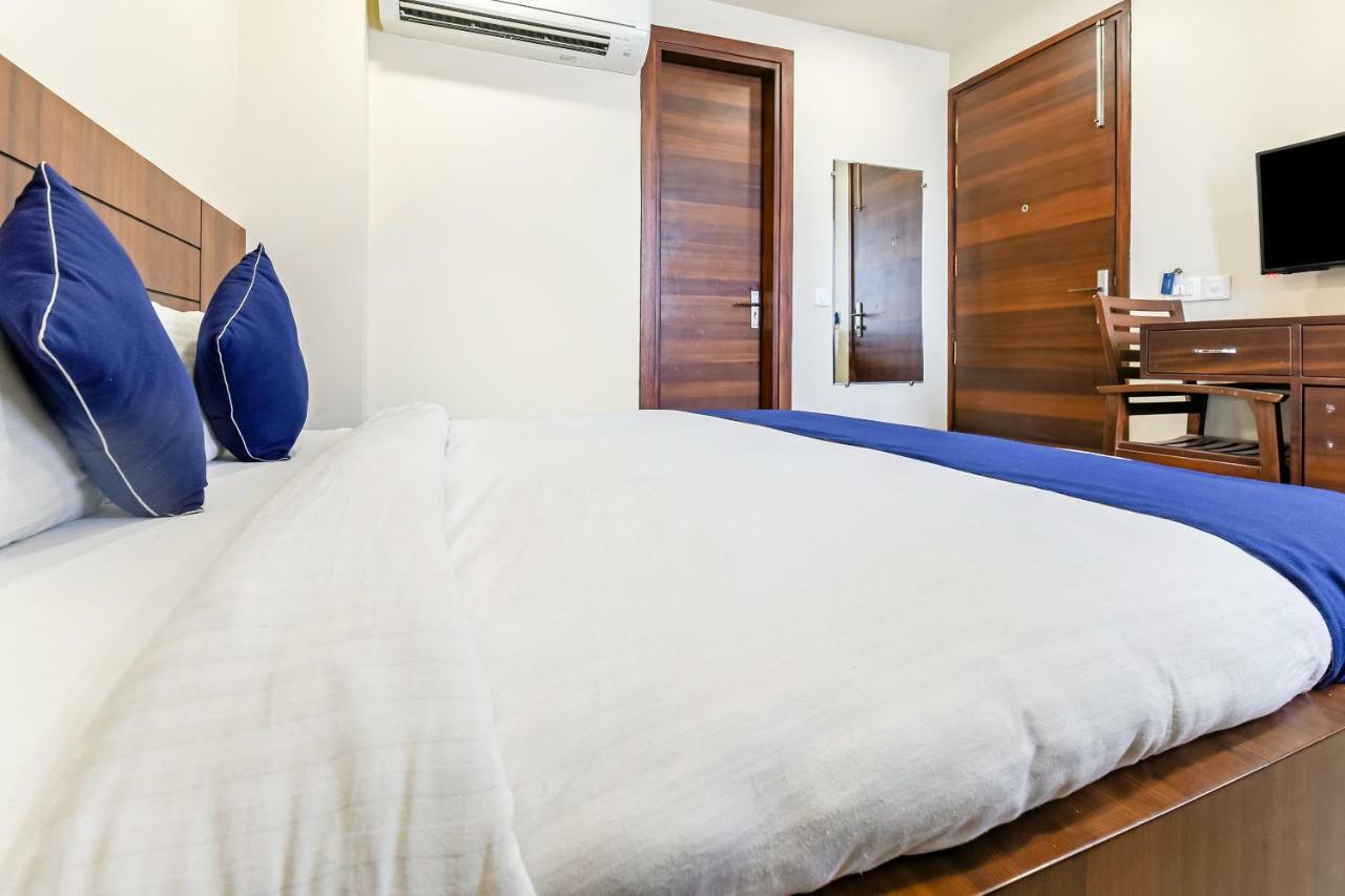 Hotel Fabexpress Marigold I Nuova Delhi Esterno foto